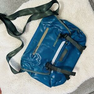 Patagonia Teal and Black Messenger Bag